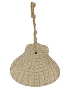 Zawieszka dekoracyjna muszelka z ceramiki beżowa 10 cm